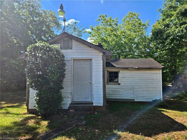 3021 Branderwood Drive, Greensboro, NC 27406