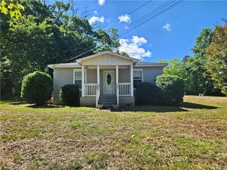 3021 Branderwood Drive, Greensboro, NC 27406