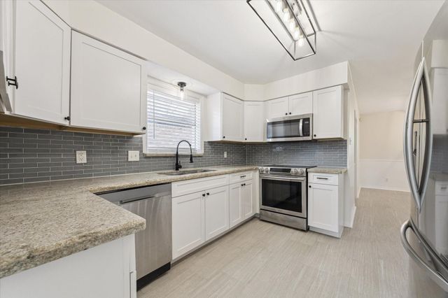 4115 Elderwood Drive, Taylor Lake Village, TX 77586