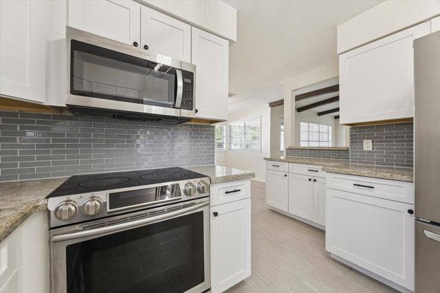 4115 Elderwood Drive, Taylor Lake Village, TX 77586