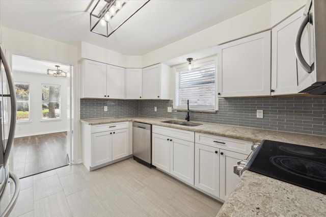 4115 Elderwood Drive, Taylor Lake Village, TX 77586