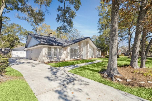 4115 Elderwood Drive, Taylor Lake Village, TX 77586