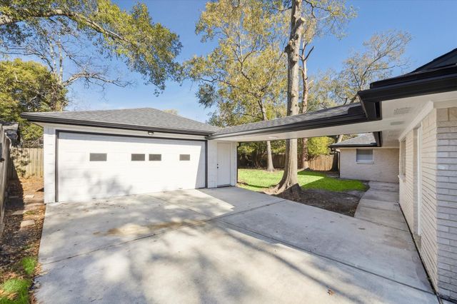 4115 Elderwood Drive, Taylor Lake Village, TX 77586