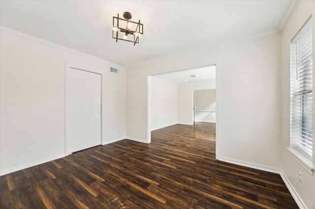 4115 Elderwood Drive, Taylor Lake Village, TX 77586