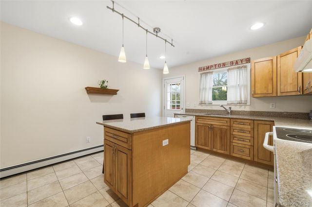 43 Ridgeway Boulevard, Bay Shore, NY 11706