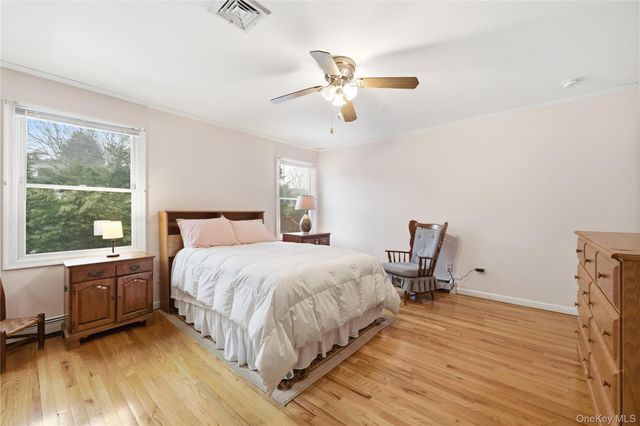 43 Ridgeway Boulevard, Bay Shore, NY 11706