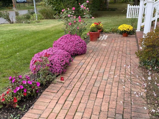 43 Ridgeway Boulevard, Bay Shore, NY 11706