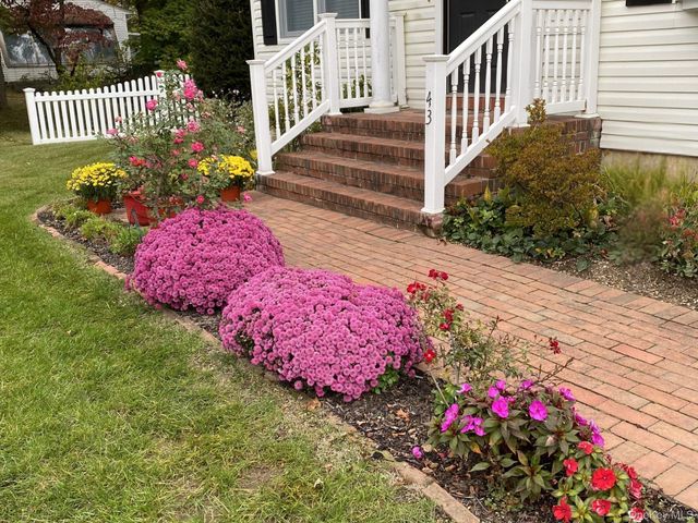 43 Ridgeway Boulevard, Bay Shore, NY 11706