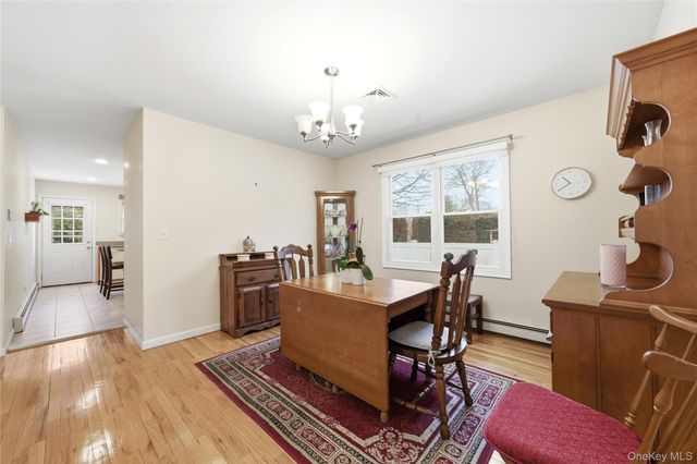 43 Ridgeway Boulevard, Bay Shore, NY 11706