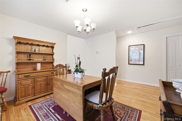 43 Ridgeway Boulevard, Bay Shore, NY 11706