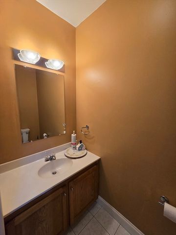 4 Panarelli Way, Webster, MA 01570