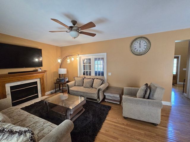 4 Panarelli Way, Webster, MA 01570