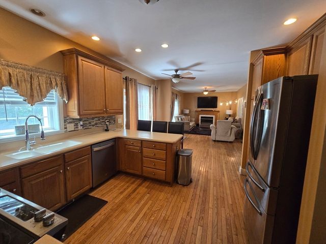 4 Panarelli Way, Webster, MA 01570