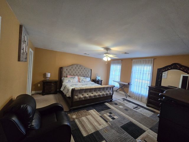 4 Panarelli Way, Webster, MA 01570