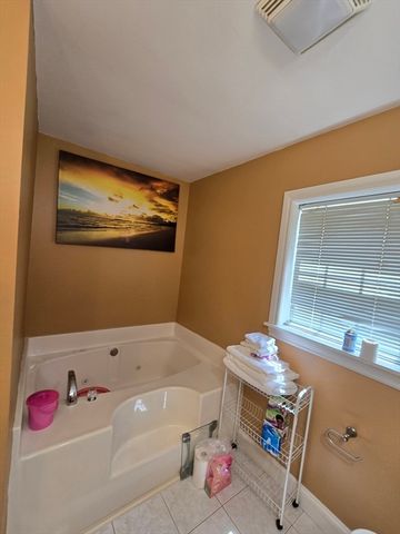 4 Panarelli Way, Webster, MA 01570