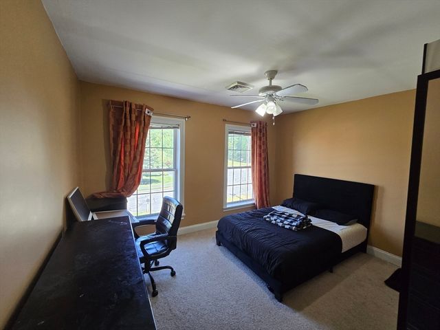 4 Panarelli Way, Webster, MA 01570
