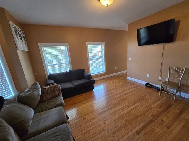 4 Panarelli Way, Webster, MA 01570