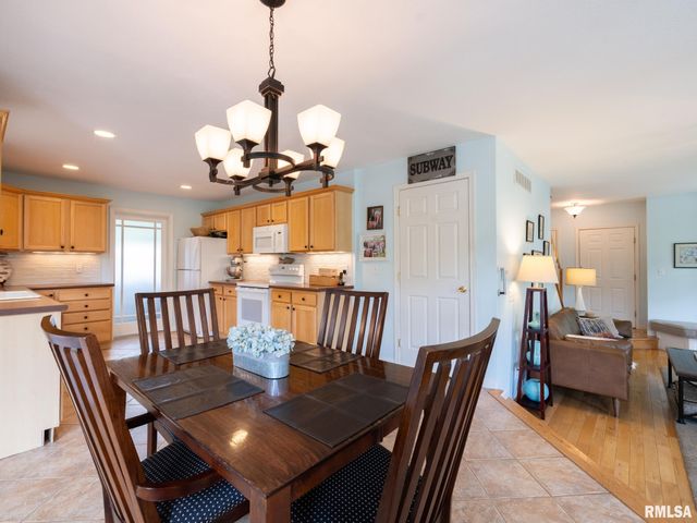 4104 S LAKE CAMELOT Drive, Mapleton, IL 61547