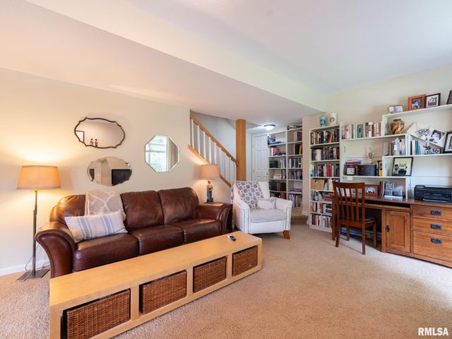 4104 S LAKE CAMELOT Drive, Mapleton, IL 61547