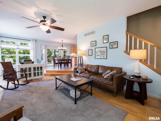 4104 S LAKE CAMELOT Drive, Mapleton, IL 61547