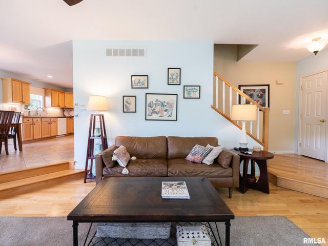 4104 S LAKE CAMELOT Drive, Mapleton, IL 61547