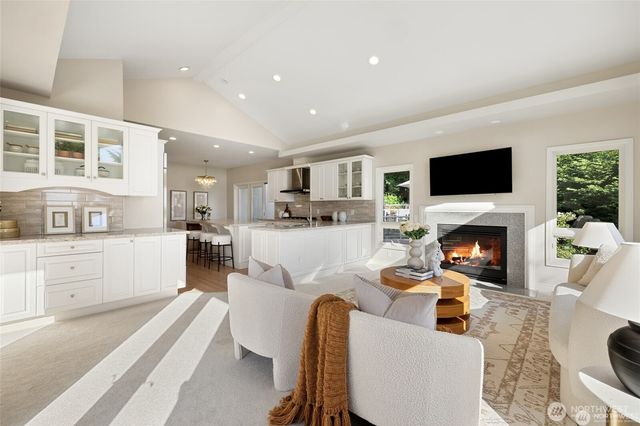 8144 W Mercer Way, Mercer Island, WA 98040