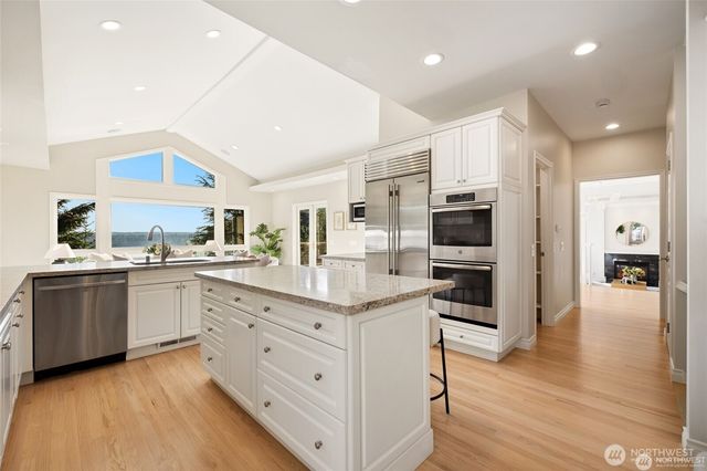 8144 W Mercer Way, Mercer Island, WA 98040