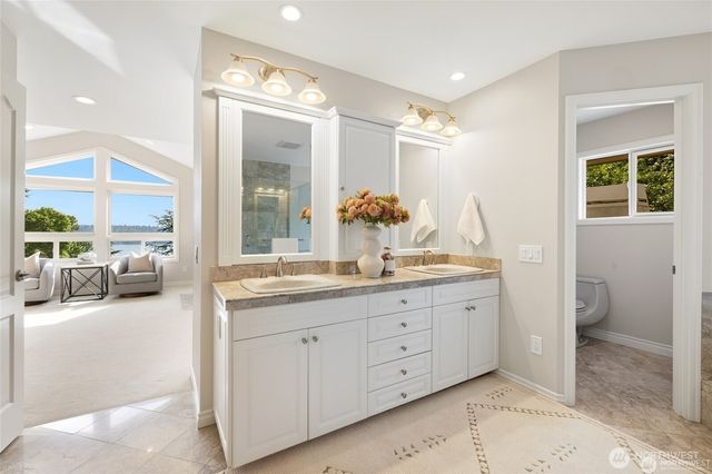 8144 W Mercer Way, Mercer Island, WA 98040