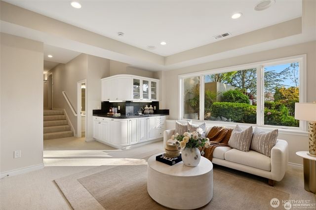 8144 W Mercer Way, Mercer Island, WA 98040