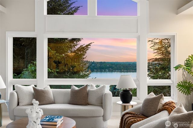 8144 W Mercer Way, Mercer Island, WA 98040
