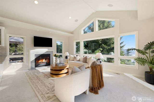 8144 W Mercer Way, Mercer Island, WA 98040