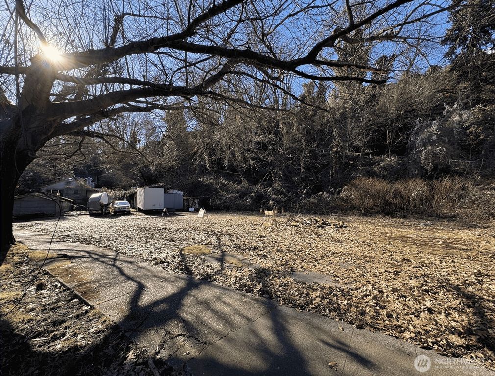 2121 Aurora Avenue N, Seattle, WA 98109