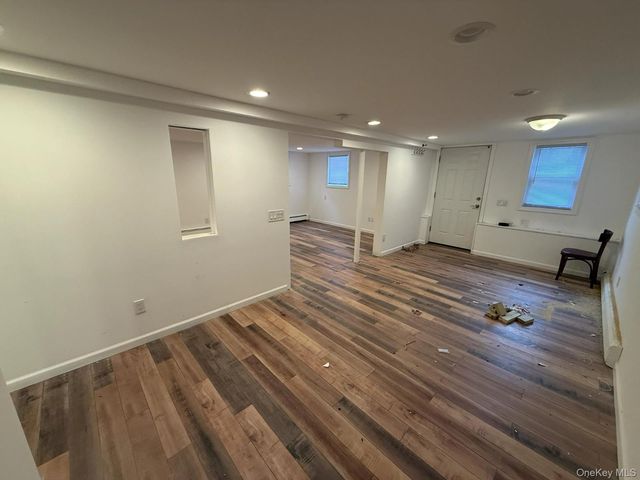 21 Walnut Avenue, Stony Brook, NY 11790