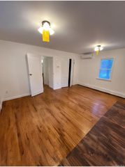 21 Walnut Avenue, Stony Brook, NY 11790