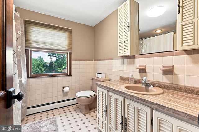 563 BROADVIEW RD, Southampton, PA 18966