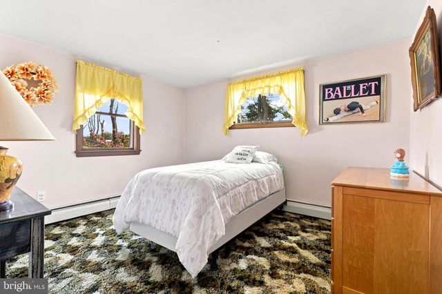 563 BROADVIEW RD, Southampton, PA 18966