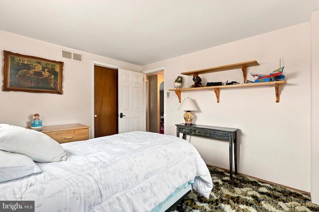 563 BROADVIEW RD, Southampton, PA 18966