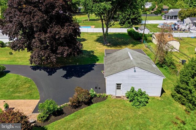 563 BROADVIEW RD, Southampton, PA 18966