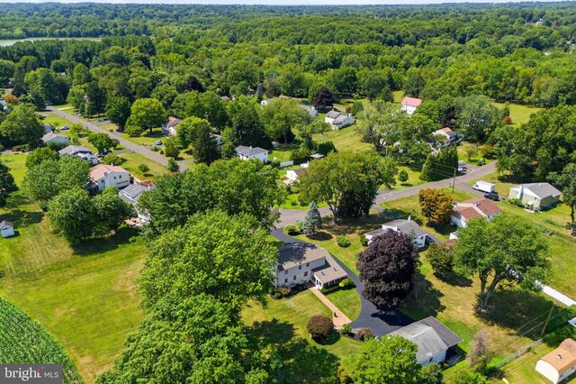 563 BROADVIEW RD, Southampton, PA 18966