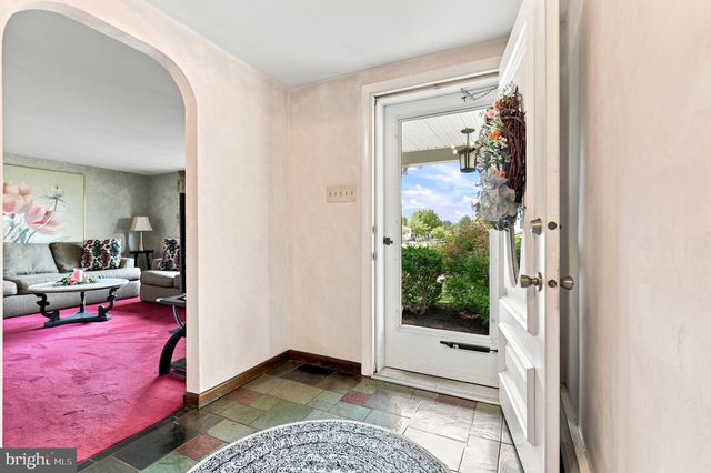 563 BROADVIEW RD, Southampton, PA 18966