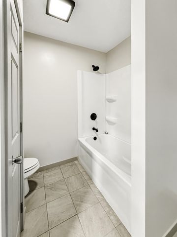 21 E Willard Avenue E, Battle Creek City, MI 49037