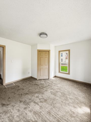 21 E Willard Avenue E, Battle Creek City, MI 49037