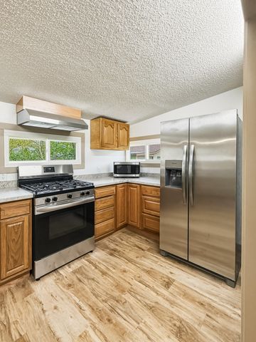 21 E Willard Avenue E, Battle Creek City, MI 49037