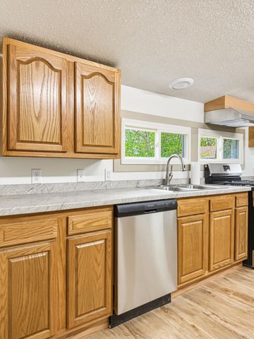21 E Willard Avenue E, Battle Creek City, MI 49037