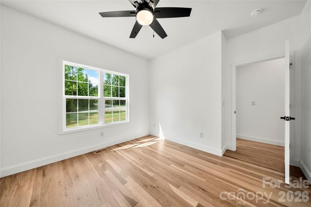 5574 Bucks Garage Road, Maiden, NC 28650