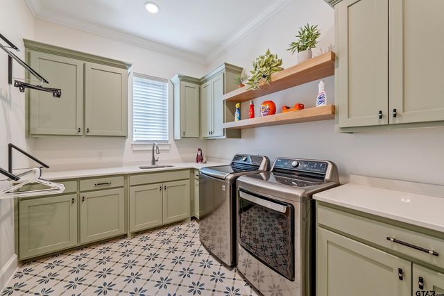 1653 Legacy Ct, Tyler, TX 75703