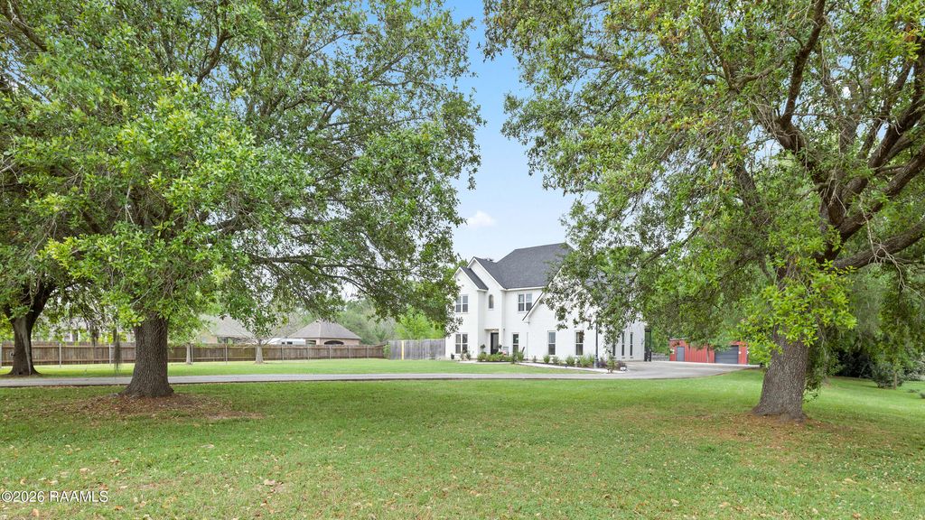 2085 Main Highway, Arnaudville, LA 70512