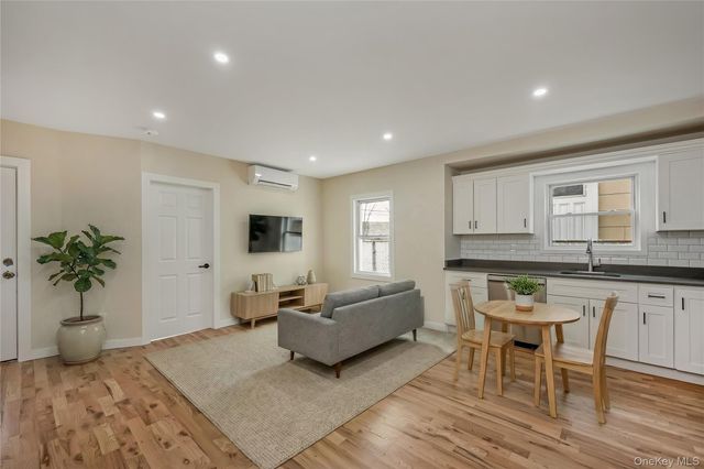 22011 139th Avenue, Springfield Gardens, NY 11413