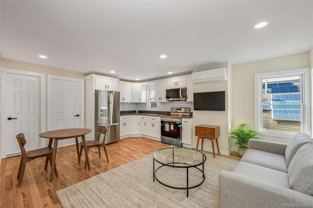 22011 139th Avenue, Springfield Gardens, NY 11413