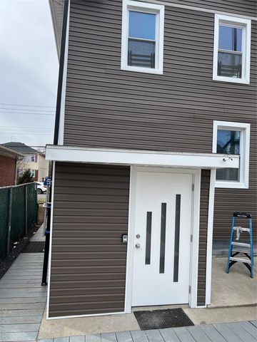 22011 139th Avenue, Springfield Gardens, NY 11413